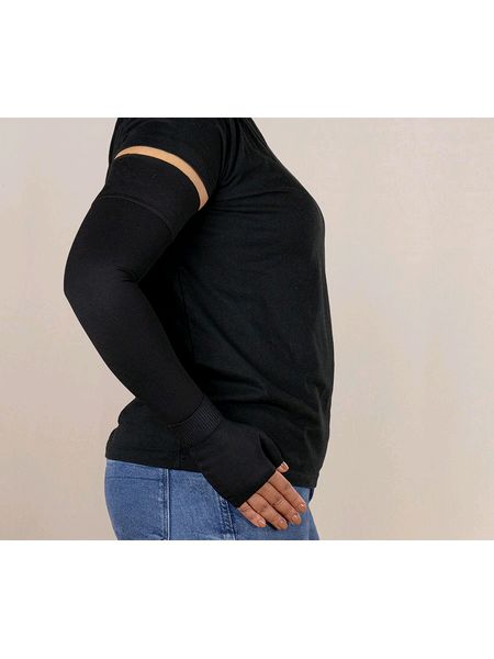 Onyx Sleeve and Gauntlet